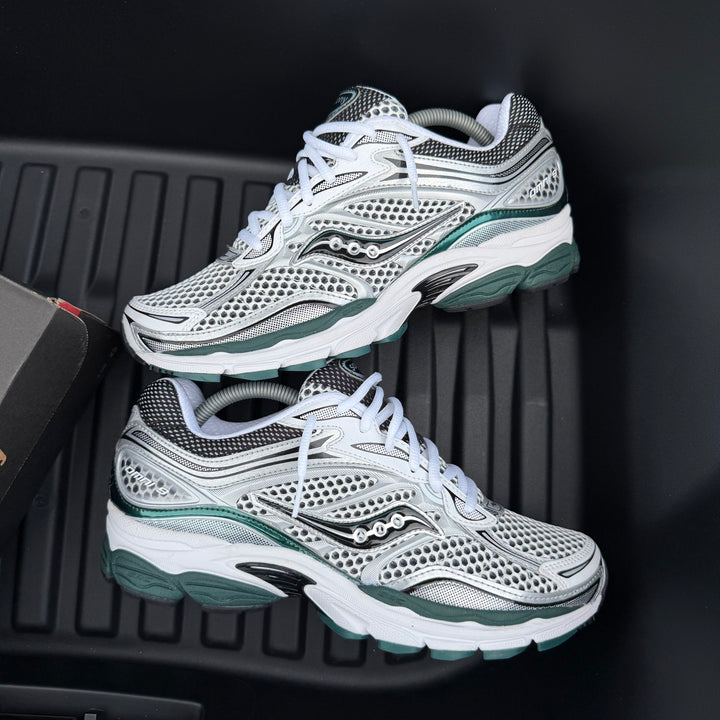 SAUCONY PROGRID OMNI 9 - PINE GREEN