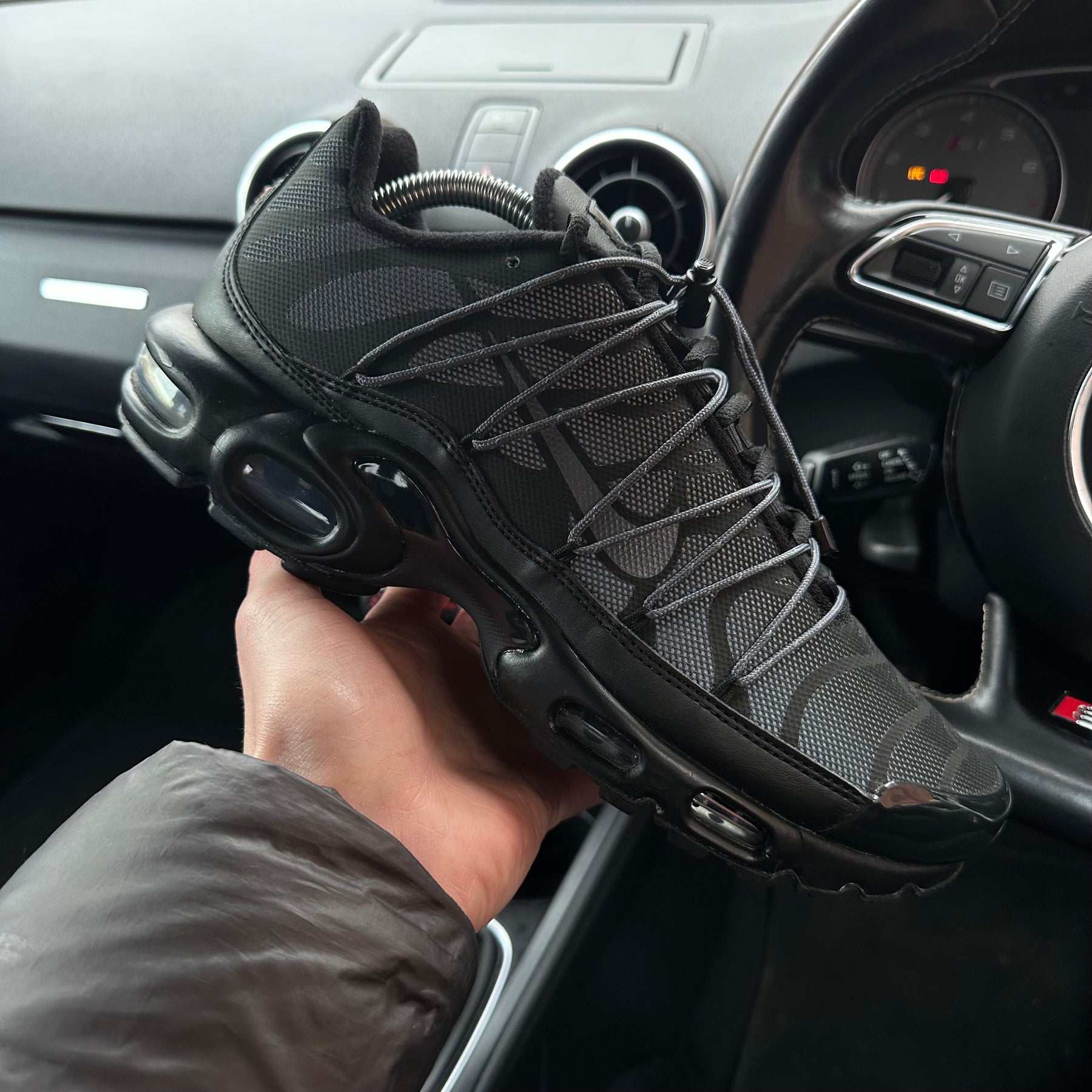 NIKE AIR MAX PLUS TN UTILITY - BLACK REFLECTIVE