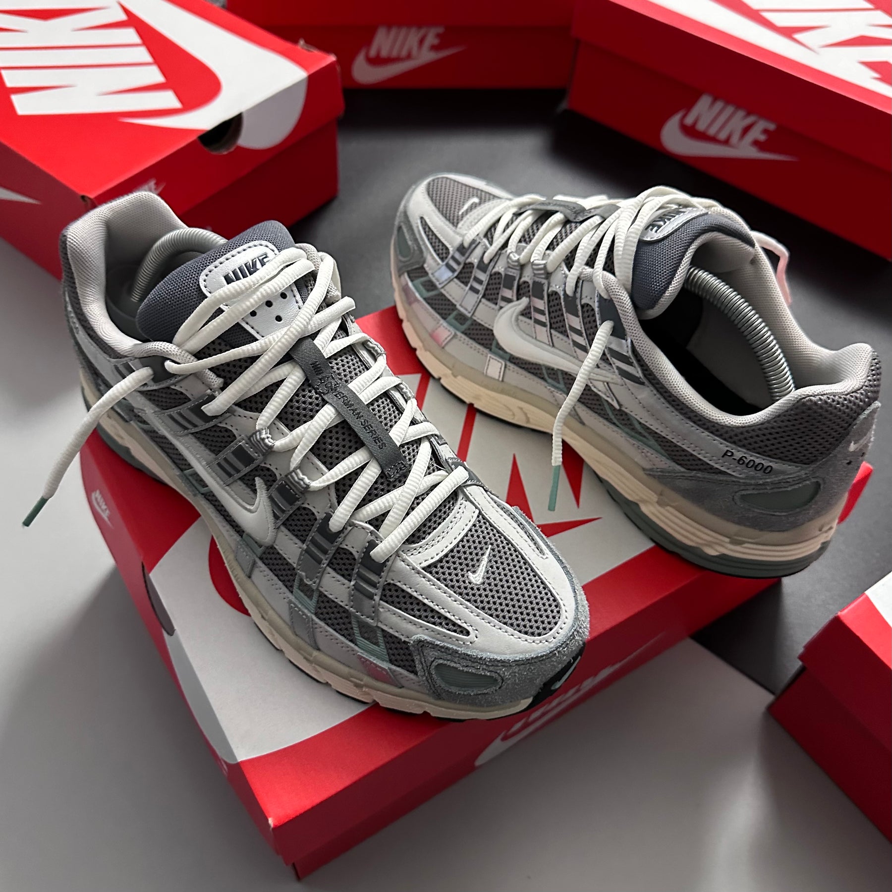 NIKE P-6000 - GREY PEWTER