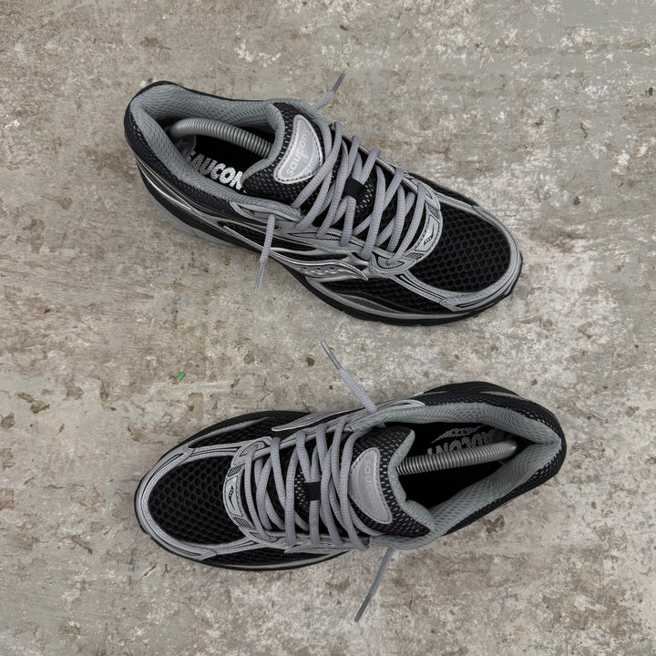 SAUCONY PROGRID OMNI 9 - BLACK/ GREY/ SILVER