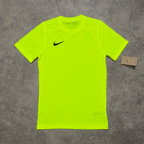 NIKE LOGO ESSENTIAL T SHIRT - VOLT