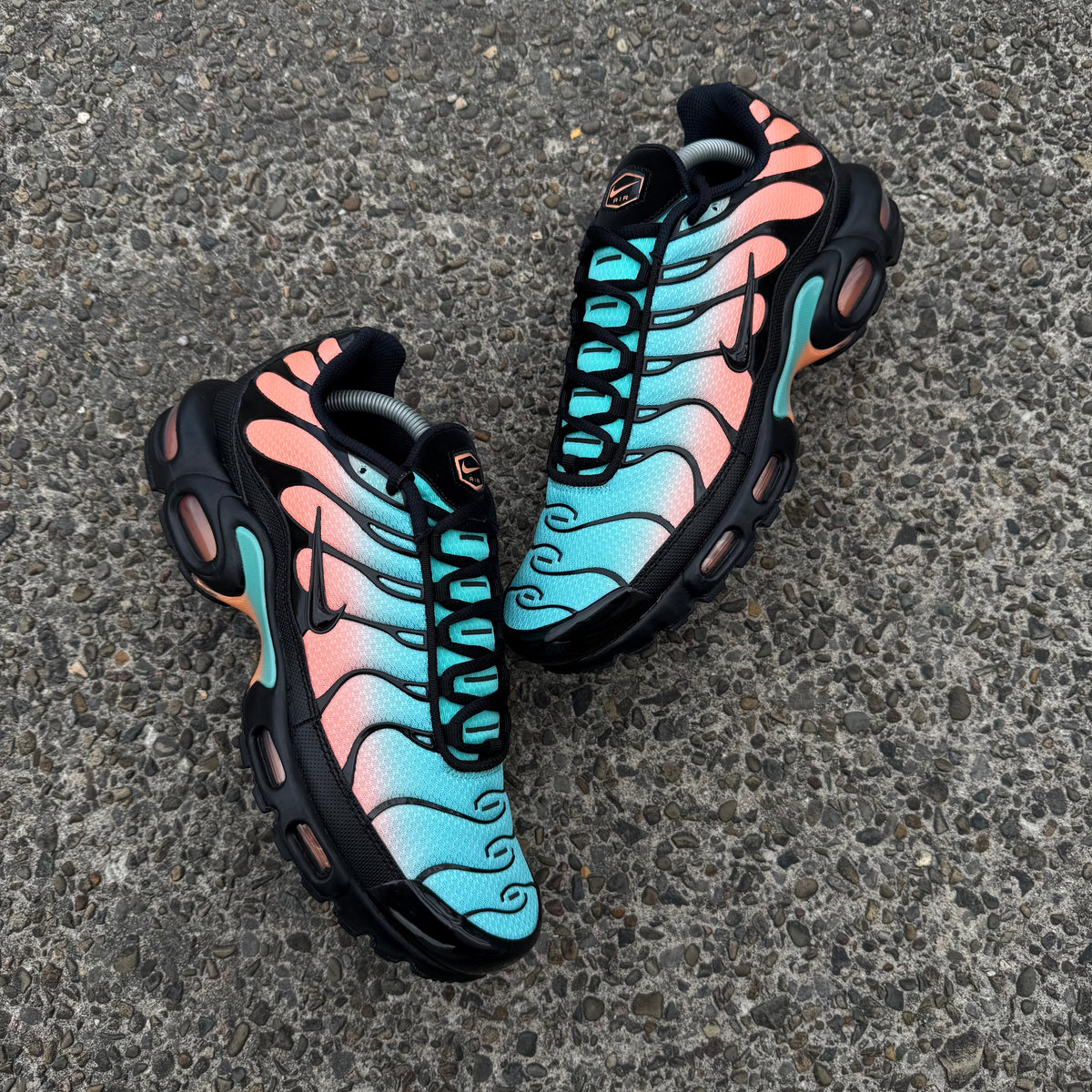 NIKE AIR MAX PLUS TN - AURORA PEACH