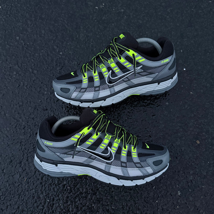 NIKE P-6000 - SMOKE GREY / VOLT