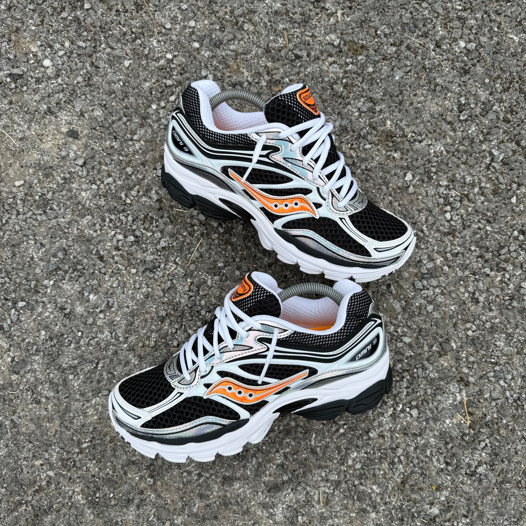 SAUCONY PROGID OMNI 9 - BLACK / ORANGE