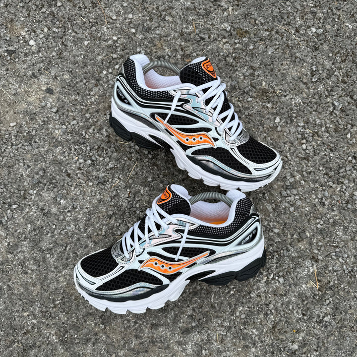 SAUCONY PROGRID OMNI 9 - BLACK / ORANGE