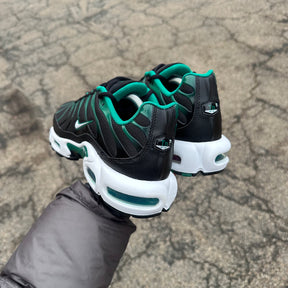 NIKE AIR MAX PLUS TN - BLACK / GREEN ‘MALACHITE’