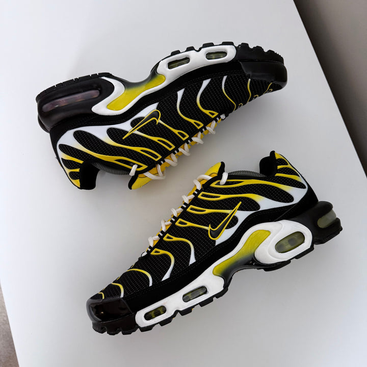 NIKE AIR MAX PLUS TN - BLACK/ TOUR YELLOW (2022)