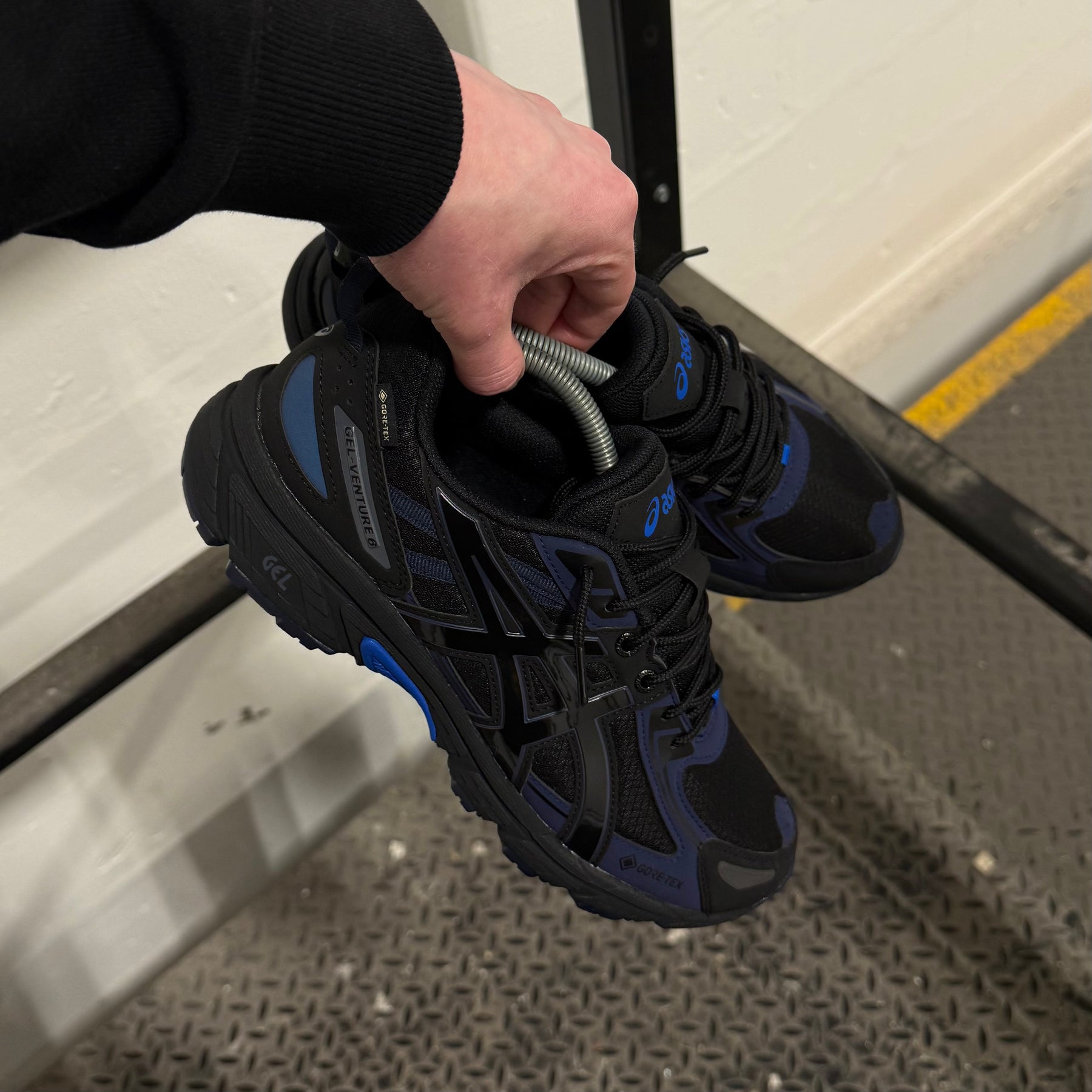 ASICS GEL VENTURE 6 TRAINER - BLACK / ROYAL BLUE