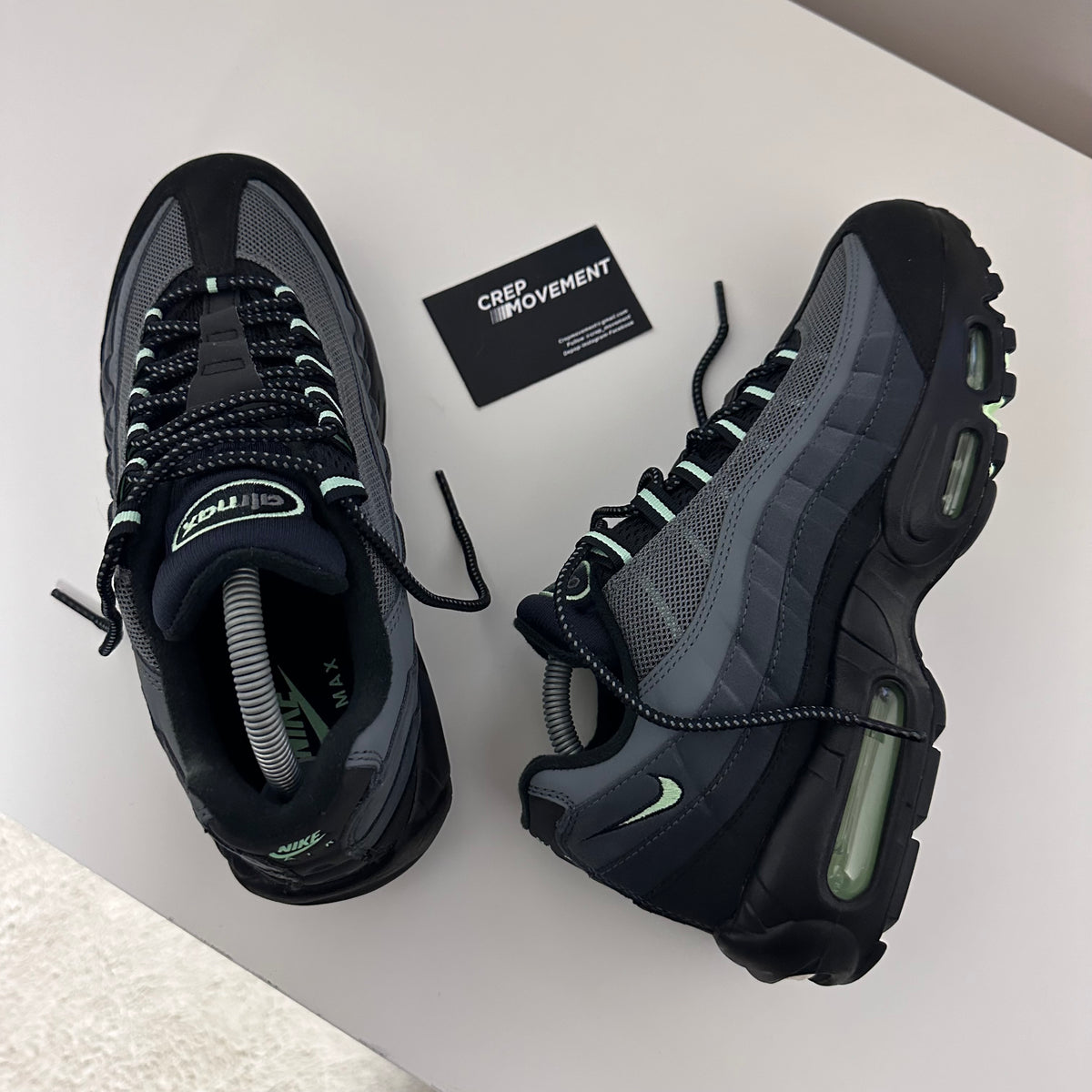 NIKE AIR MAX 95 - BLACK / VAPOR GREEN