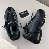 NIKE AIR MAX 95 - BLACK / VAPOR GREEN