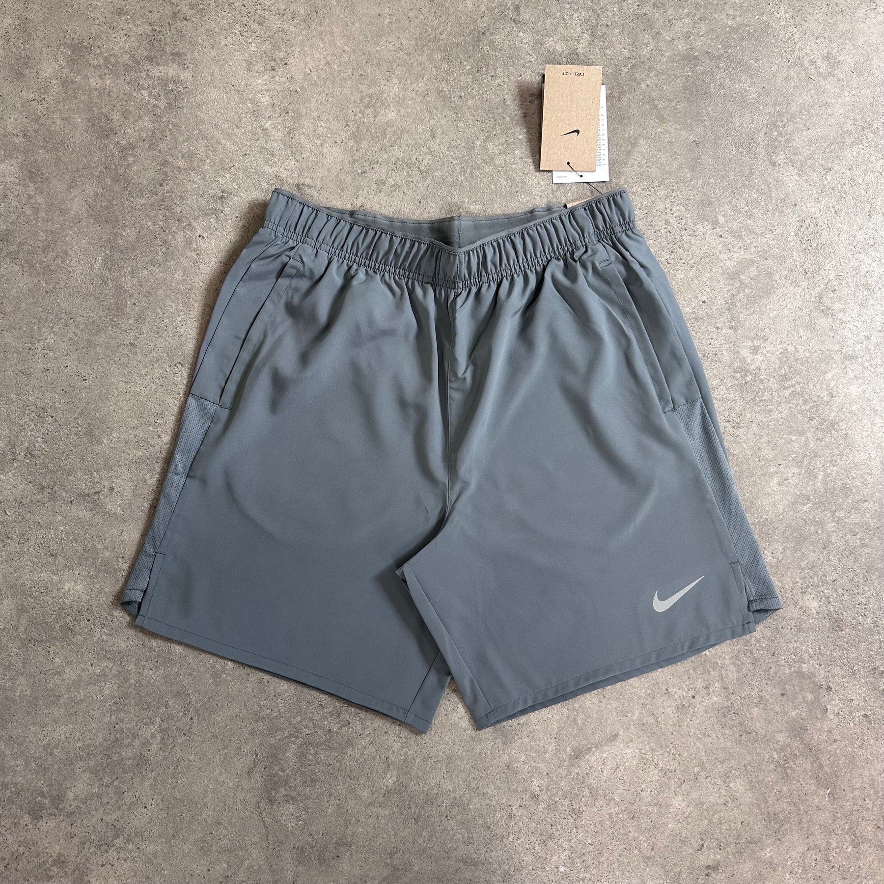 NIKE FLEX DRI-FIT SHORTS 7” - GREY