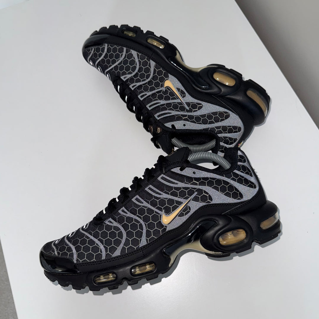 NIKE AIR MAX PLUS TN - BLACK HONEY 0161
