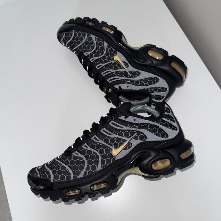 NIKE AIR MAX PLUS TN - BLACK HONEY 0161