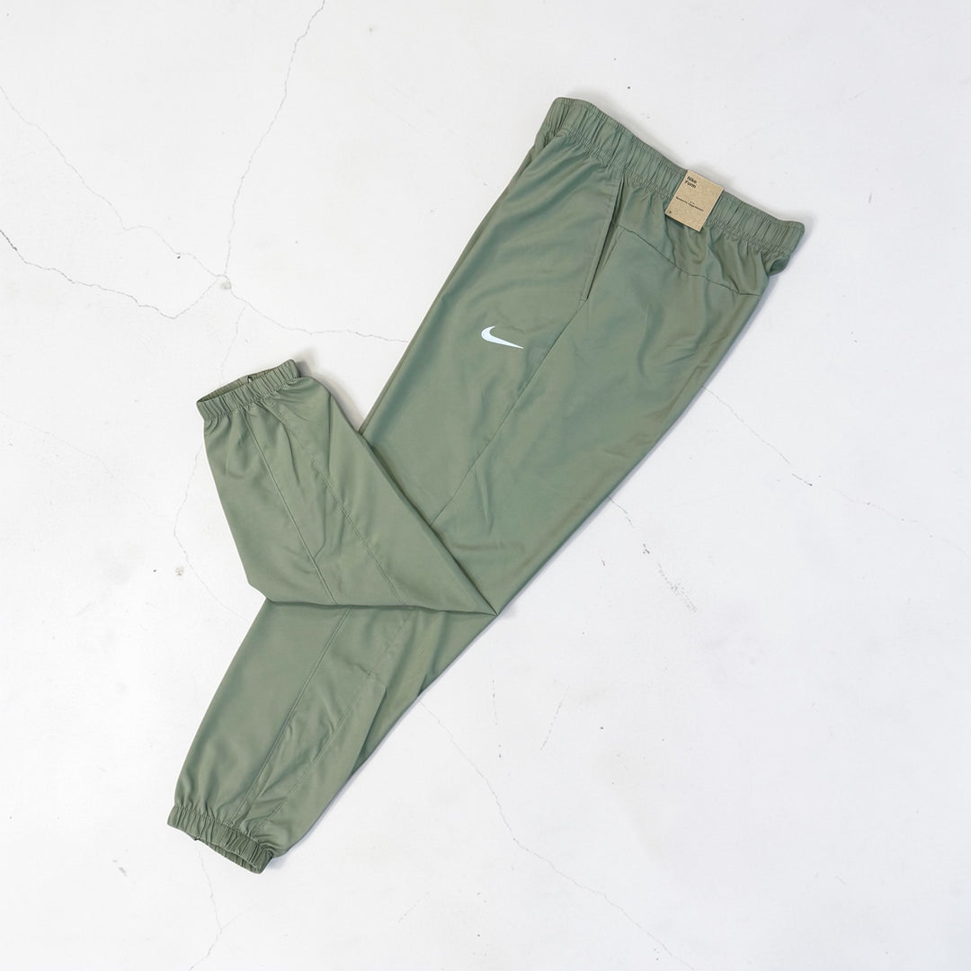 NIKE FORM CHALLENGER PANTS  - KHAKI