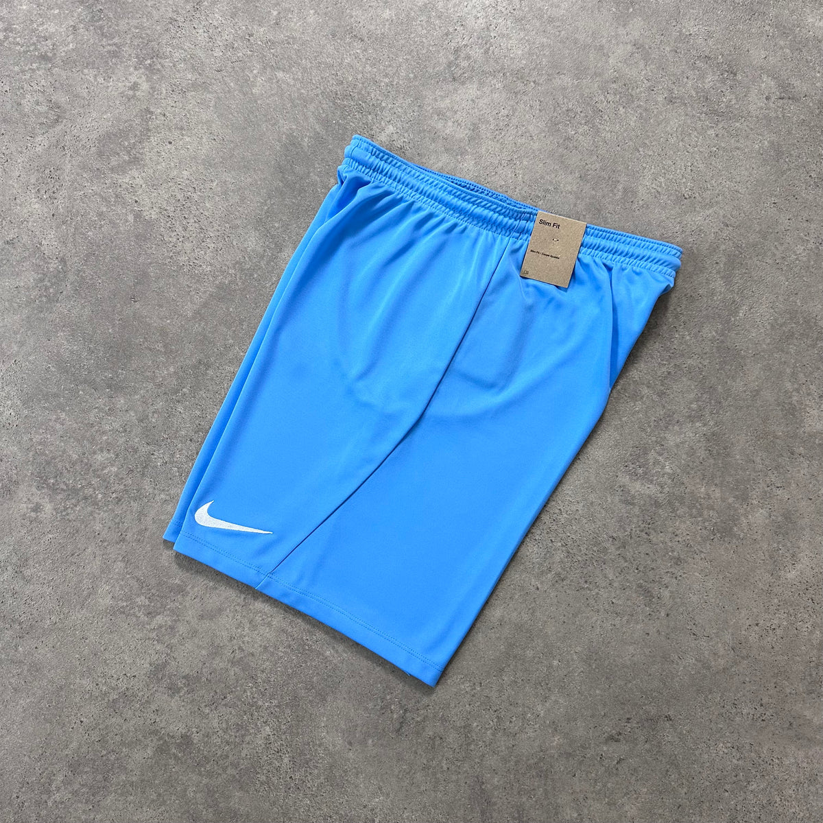 NIKE LOGO ESSENTIAL SHORTS - BABY BLUE