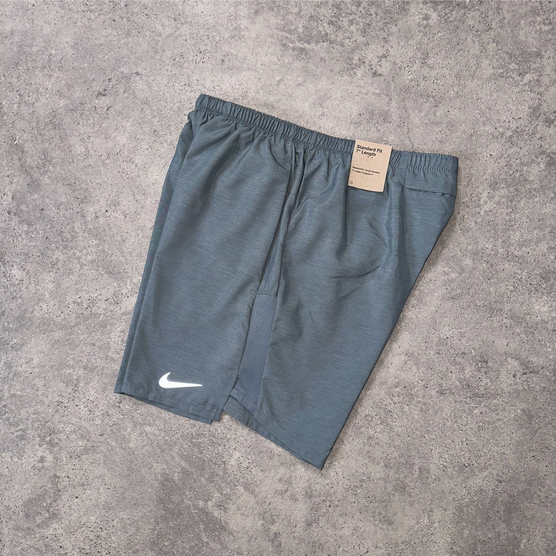 NIKE DRI-FIT SHORTS 7” - GREY