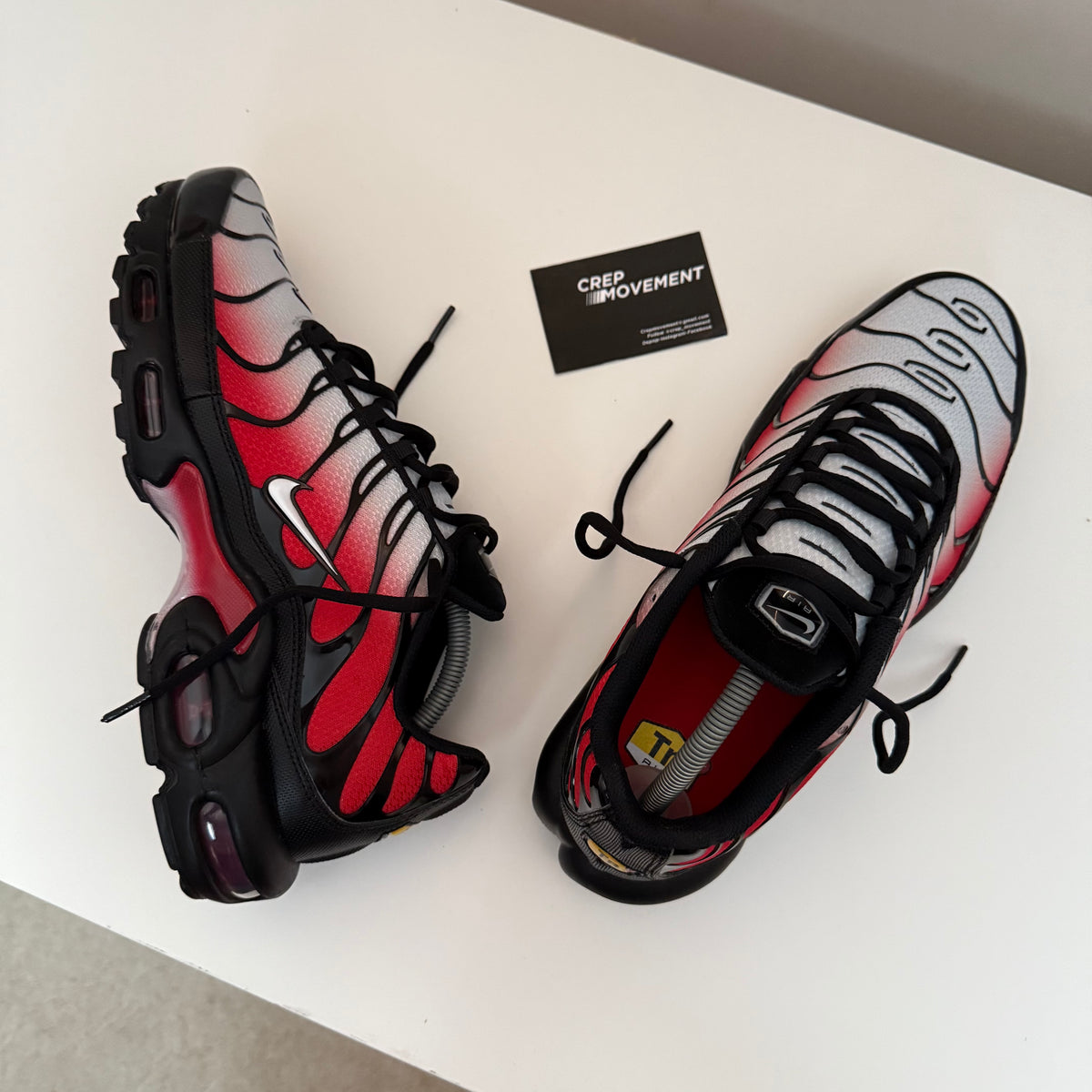 NIKE AIR MAX PLUS TN - UNI RED FADE