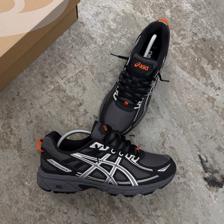 ASICS GEL VENTURE 6 TRAINER - OBSIDIAN GREY/ ORANGE