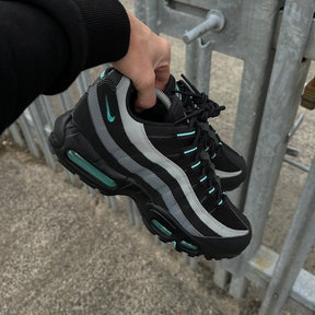 NIKE AIR MAX 95 - AURORA GREEN