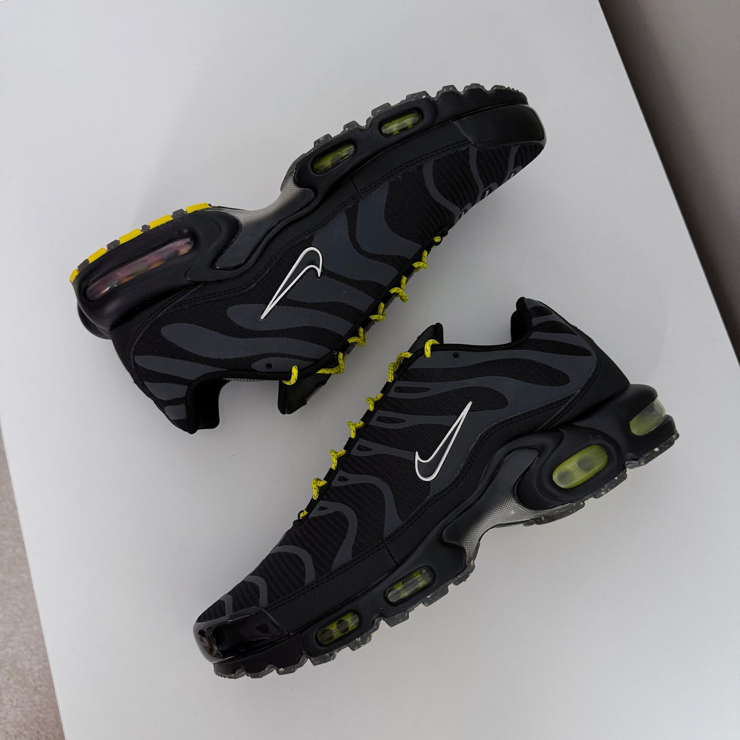 NIKE AIR MAX PLUS TN - BLACK/ OPTIC YELLOW (2021)