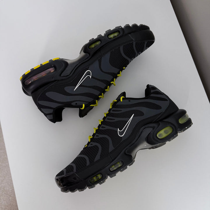 NIKE AIR MAX PLUS TN - BLACK/ OPTIC YELLOW (2021)