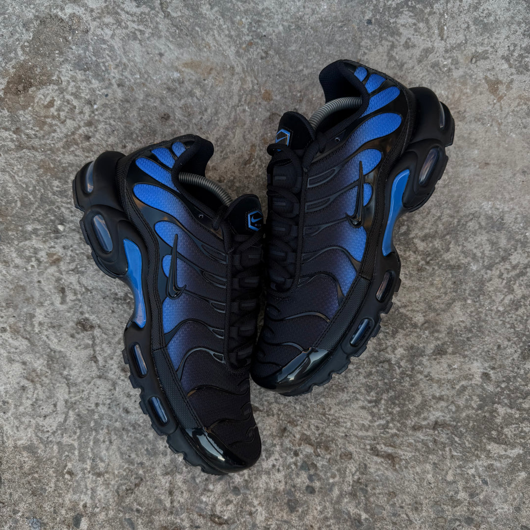NIKE AIR MAX PLUS TN - BLACK / BLUE