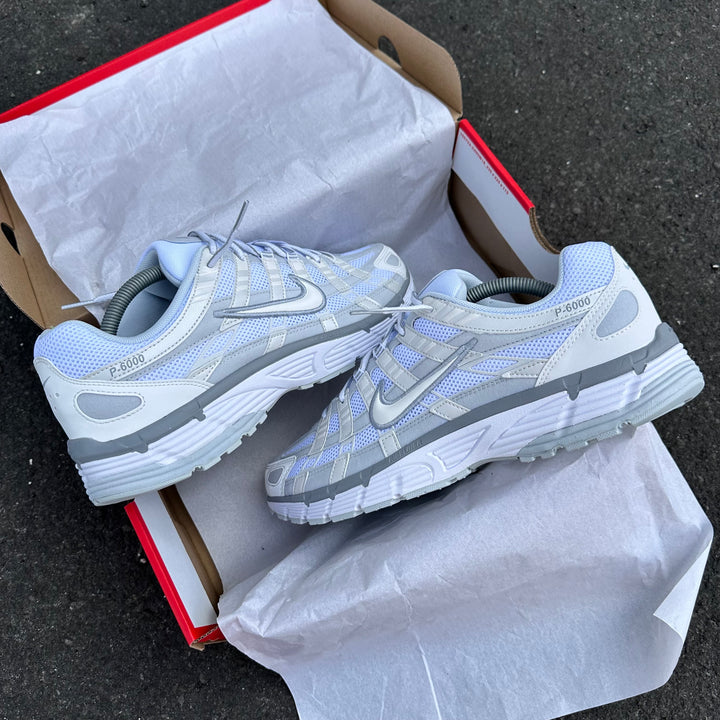 NIKE P-6000 - SUMMIT WHITE / PLATINUM GREY