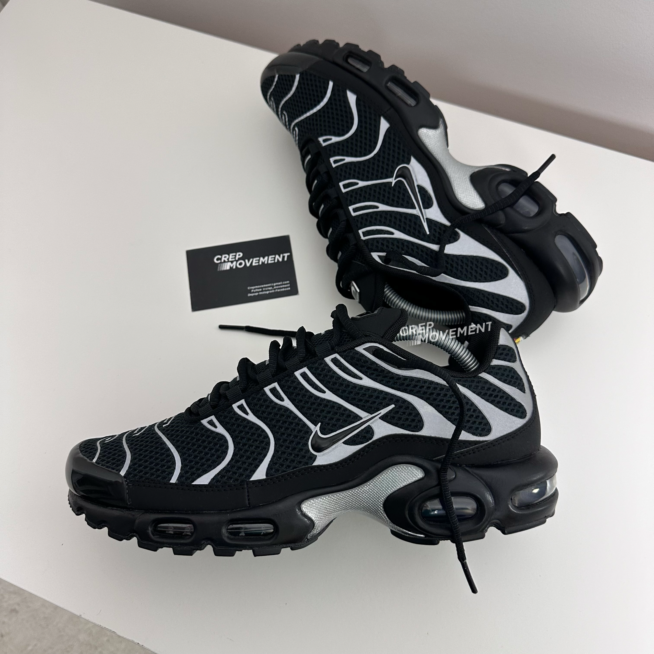 NIKE AIR MAX PLUS TN - REFLECT SILVER / BLACK