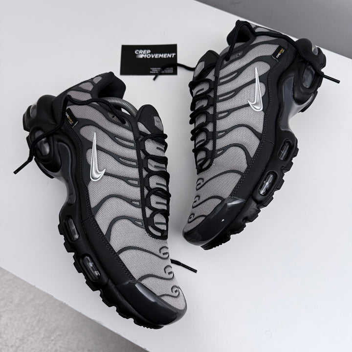 NIKE AIR MAX PLUS TN - CORDURA / METALLIC GREY