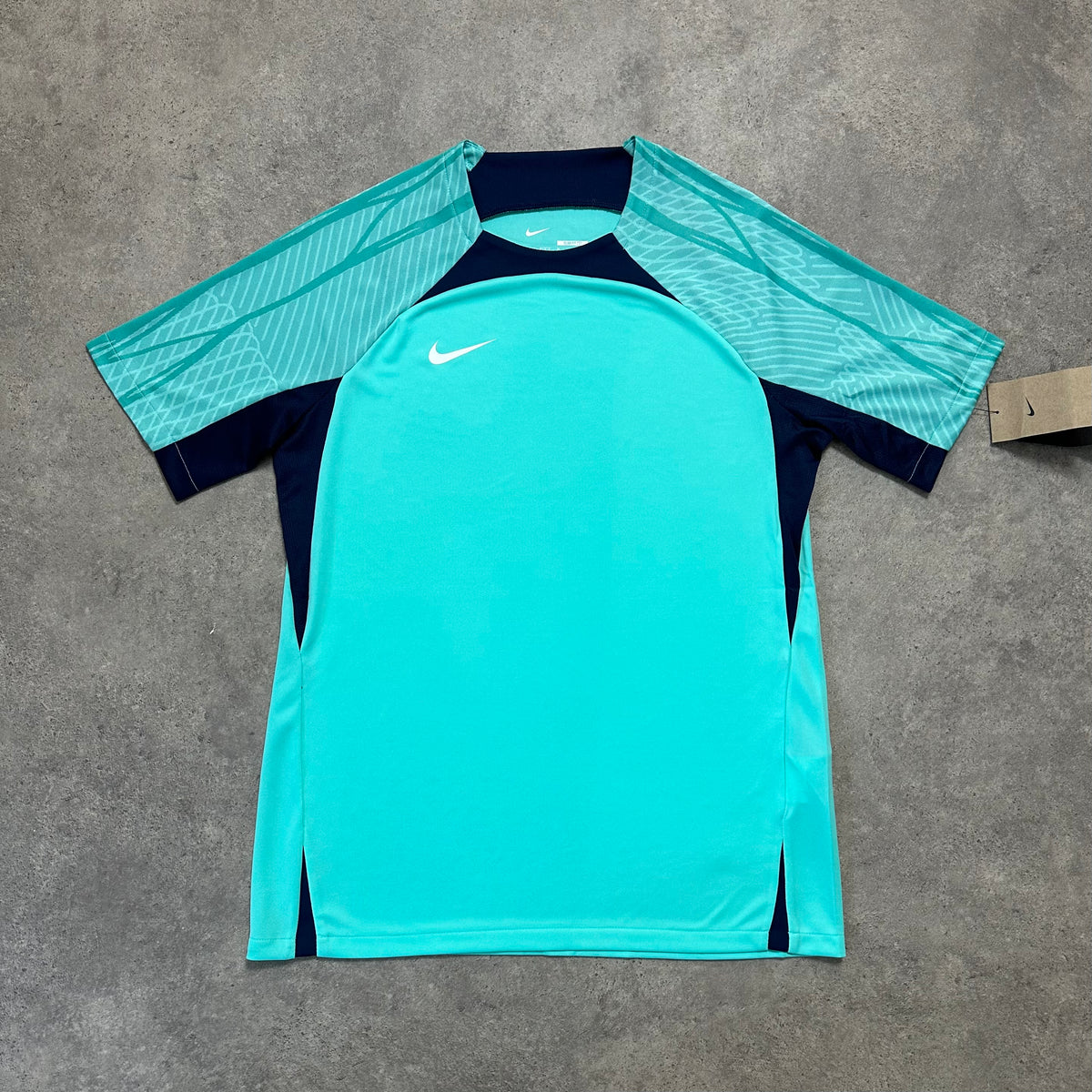 NIKE STRIKE 23 T SHIRT - VIVID MINT