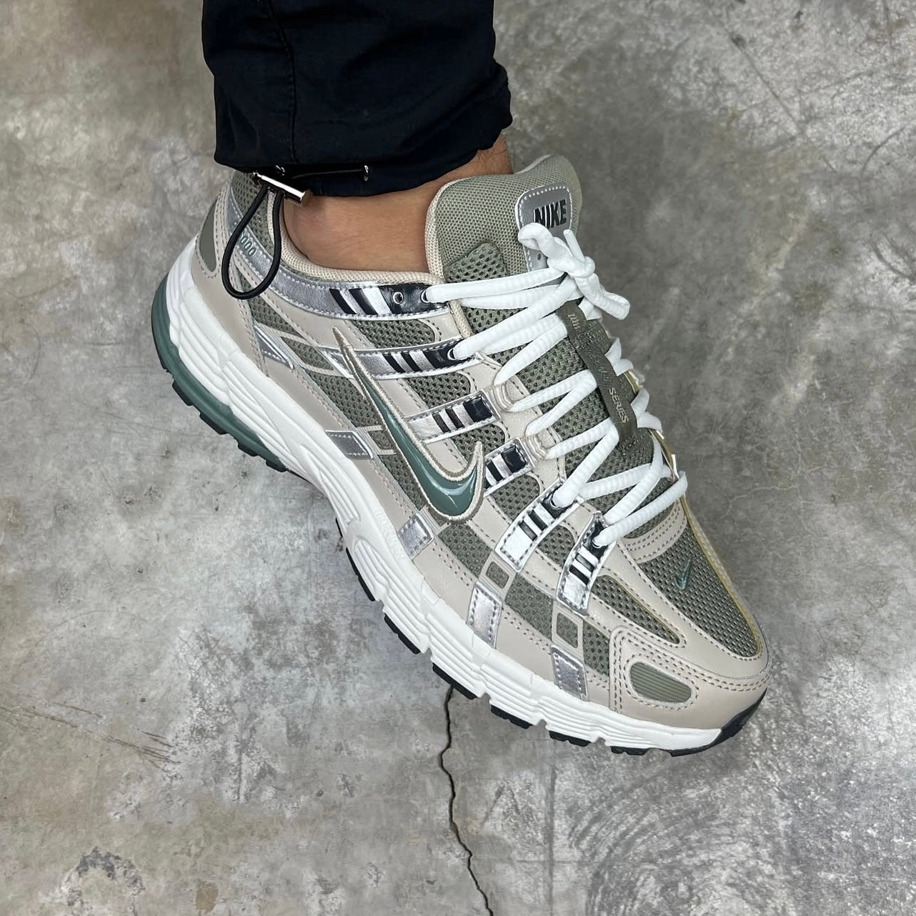 NIKE P-6000 - SAGE GREEN