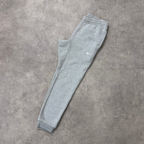 NIKE CLASSIC CLUB JOGGERS - GREY