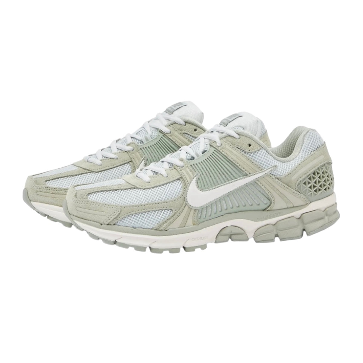 NIKE VOMERO 5 - SAGE / WHITE