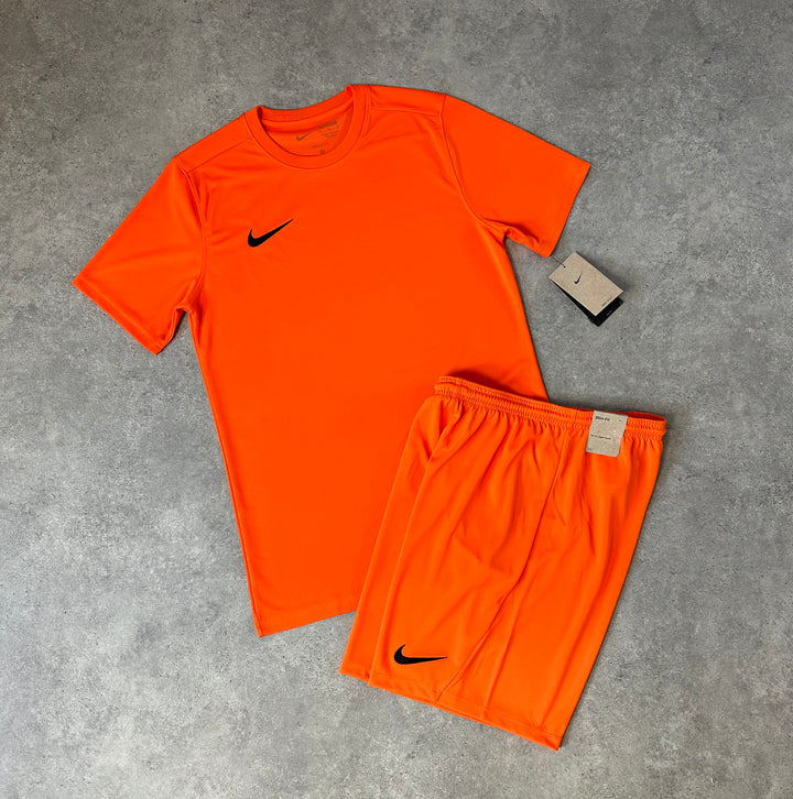 NIKE LOGO ESSENTIAL SET - ORANGE