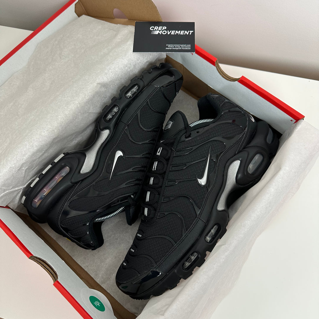 NIKE AIR MAX PLUS TN - BLACK/ TECH SILVER