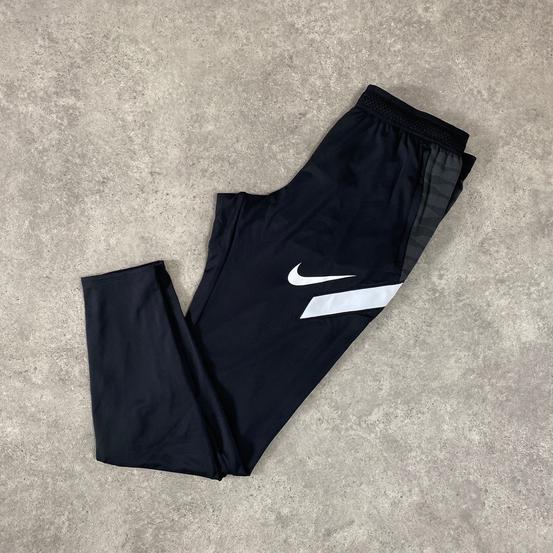 NIKE VAPOR STRIKE BOTTOMS - BLACK / ANTHRACITE