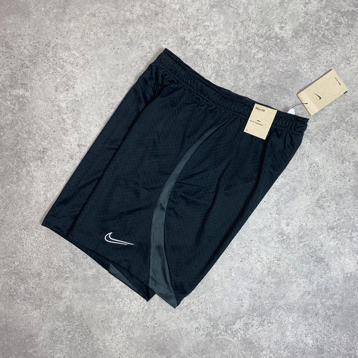 NIKE STRIKE 22 SHORTS - BLACK