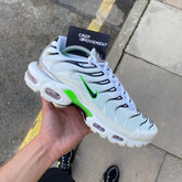 NIKE AIR MAX PLUS TN - VENOM GREEN