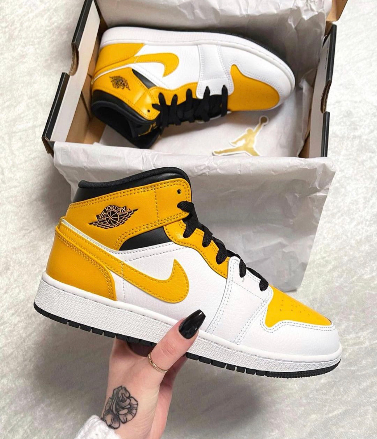 JORDAN ONE MID GS 'UNI GOLD'